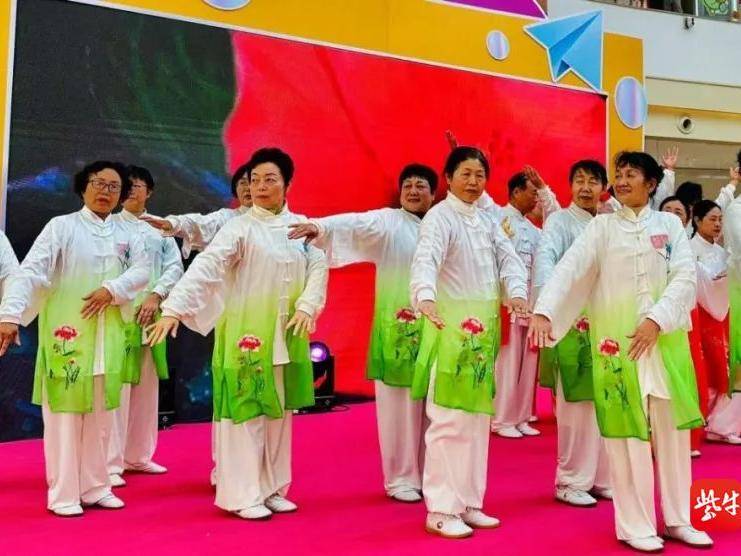 
                        4:3图片