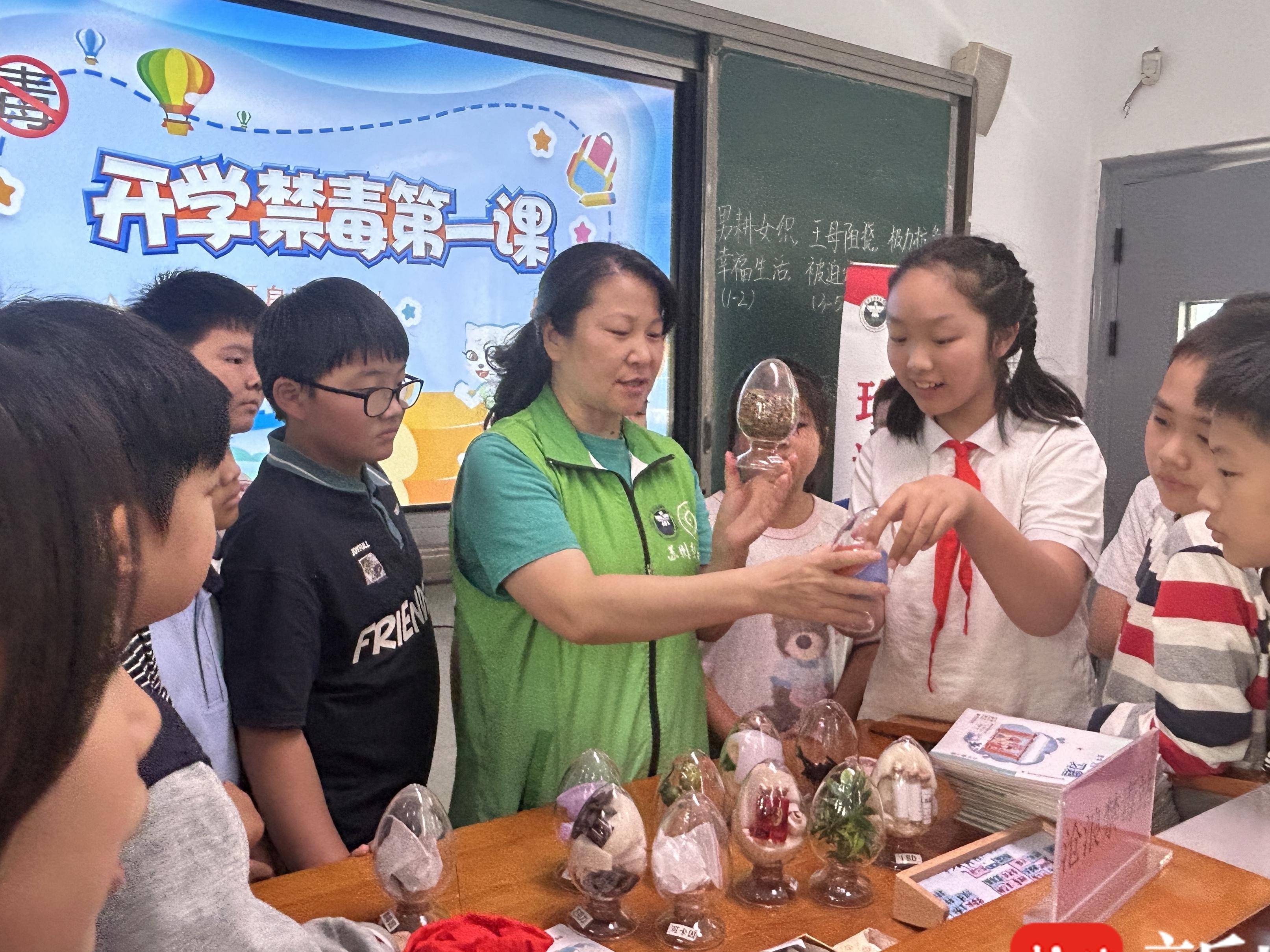 
                        4:3图片