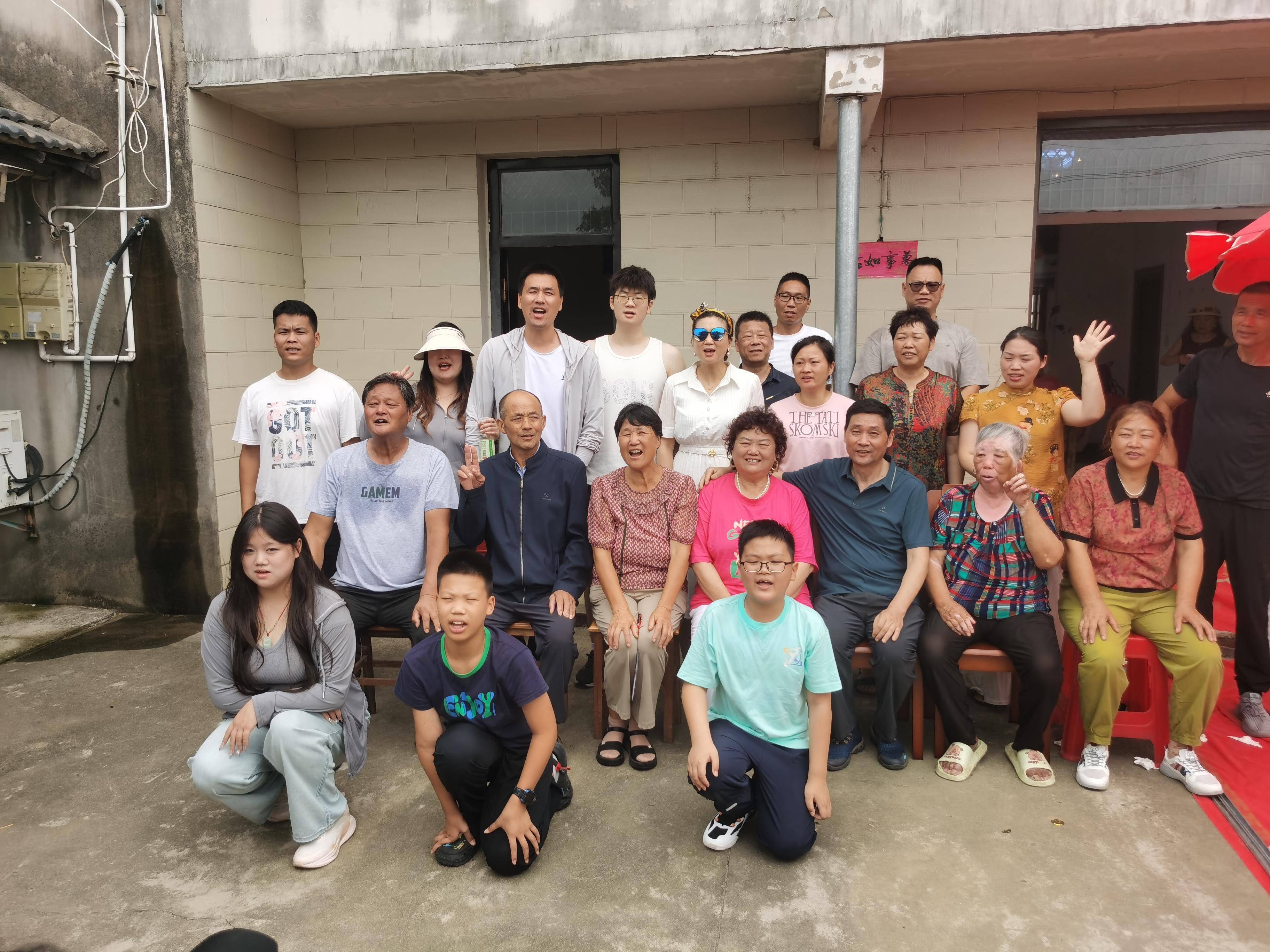 
                        4:3图片