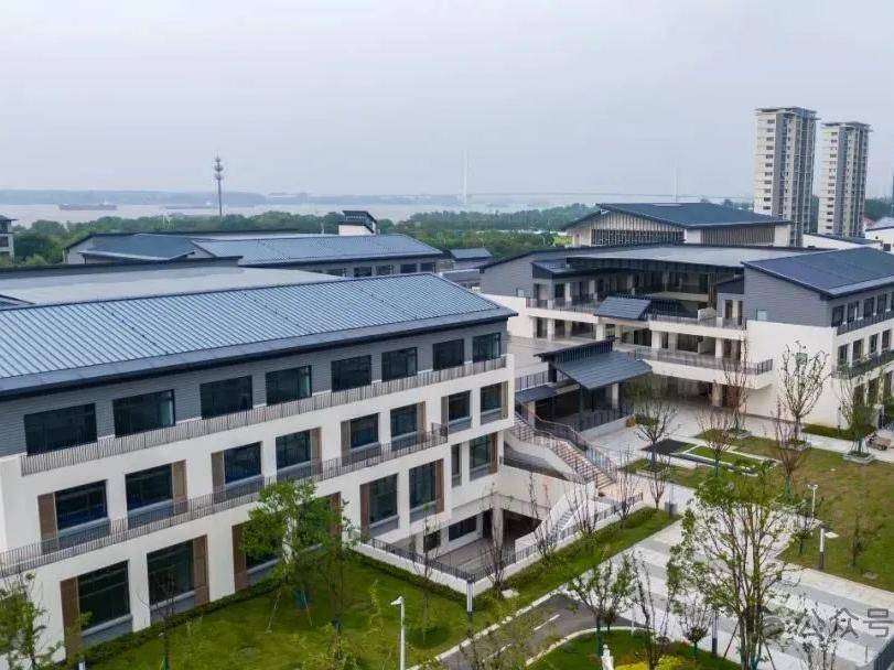 
                        4:3图片