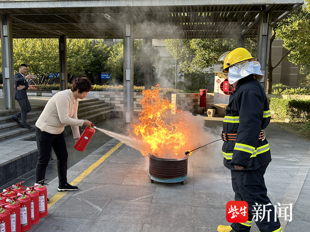 
                        4:3图片