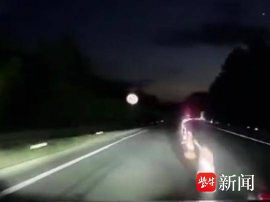 
                        4:3图片