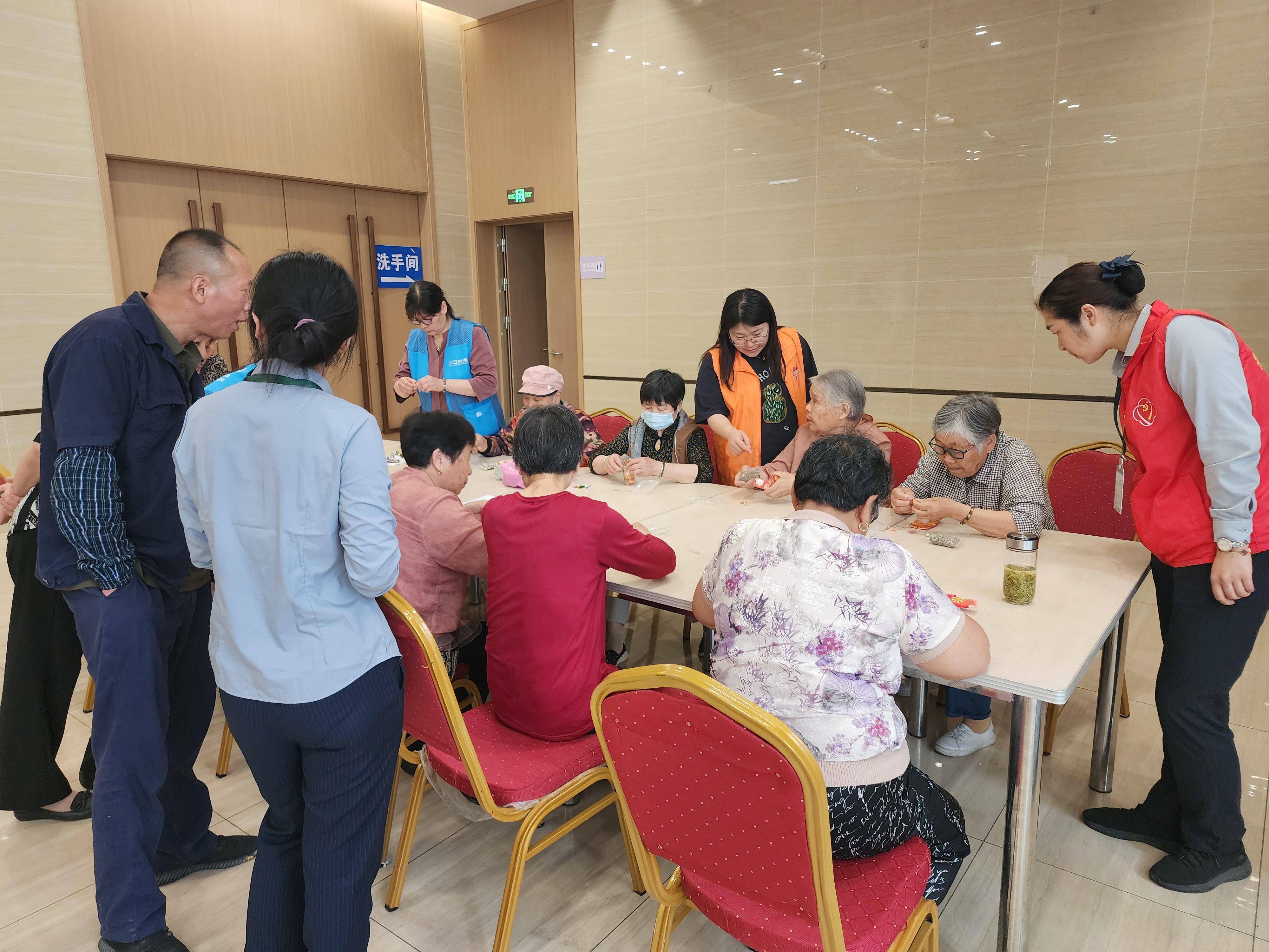 
                        4:3图片