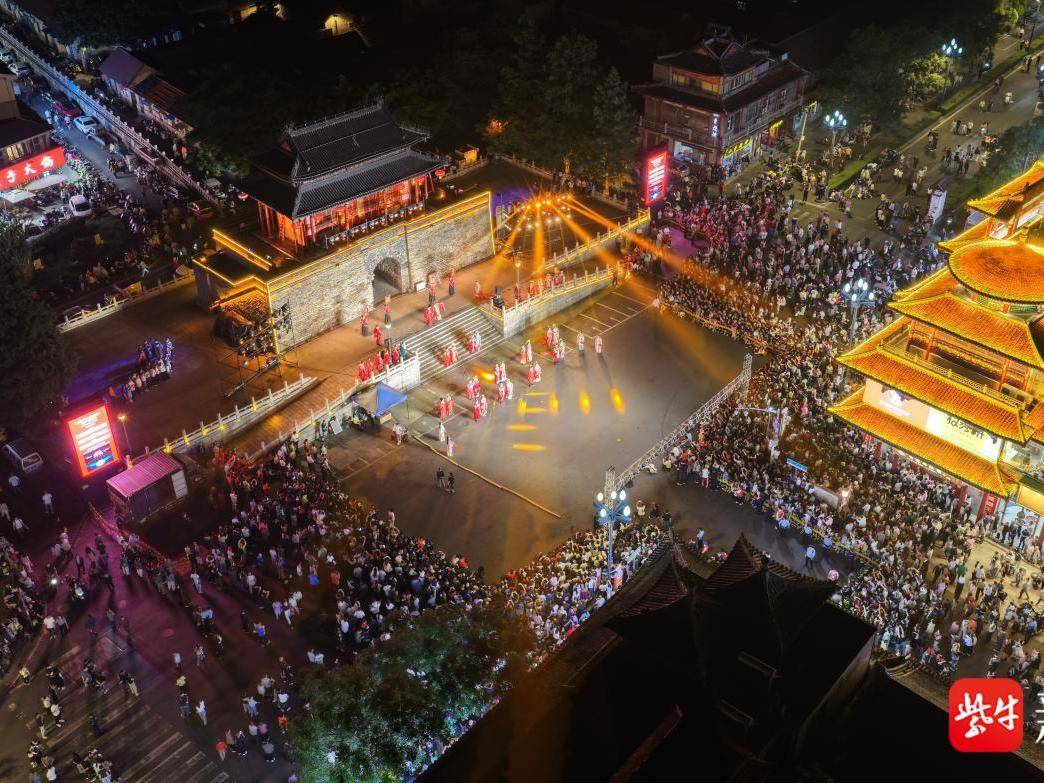 
                        4:3图片