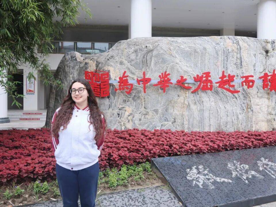 
                        4:3图片