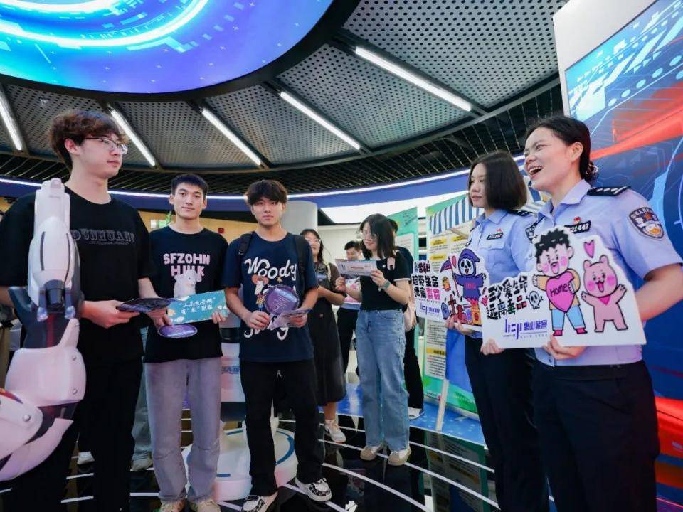 
                        4:3图片