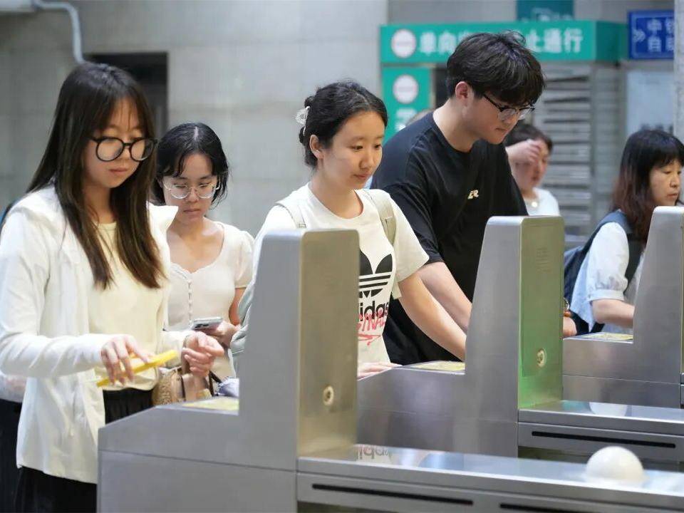 
                        4:3图片