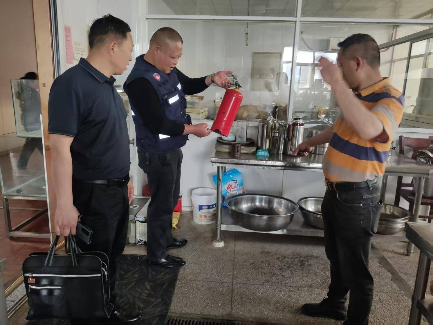 
                        4:3图片