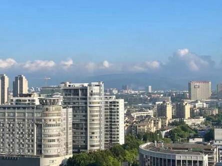 
                        4:3图片