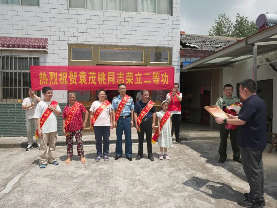 
                        4:3图片