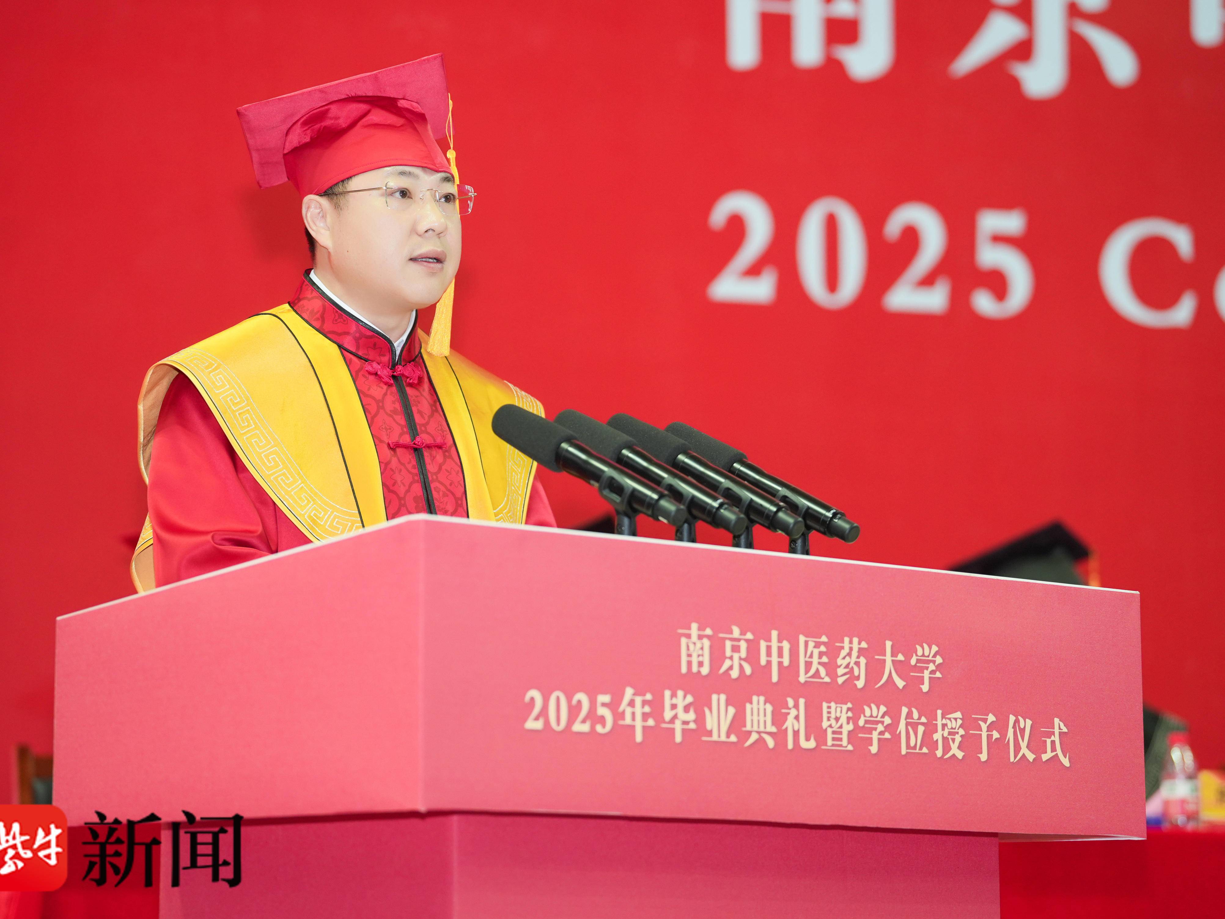 
                        4:3图片
