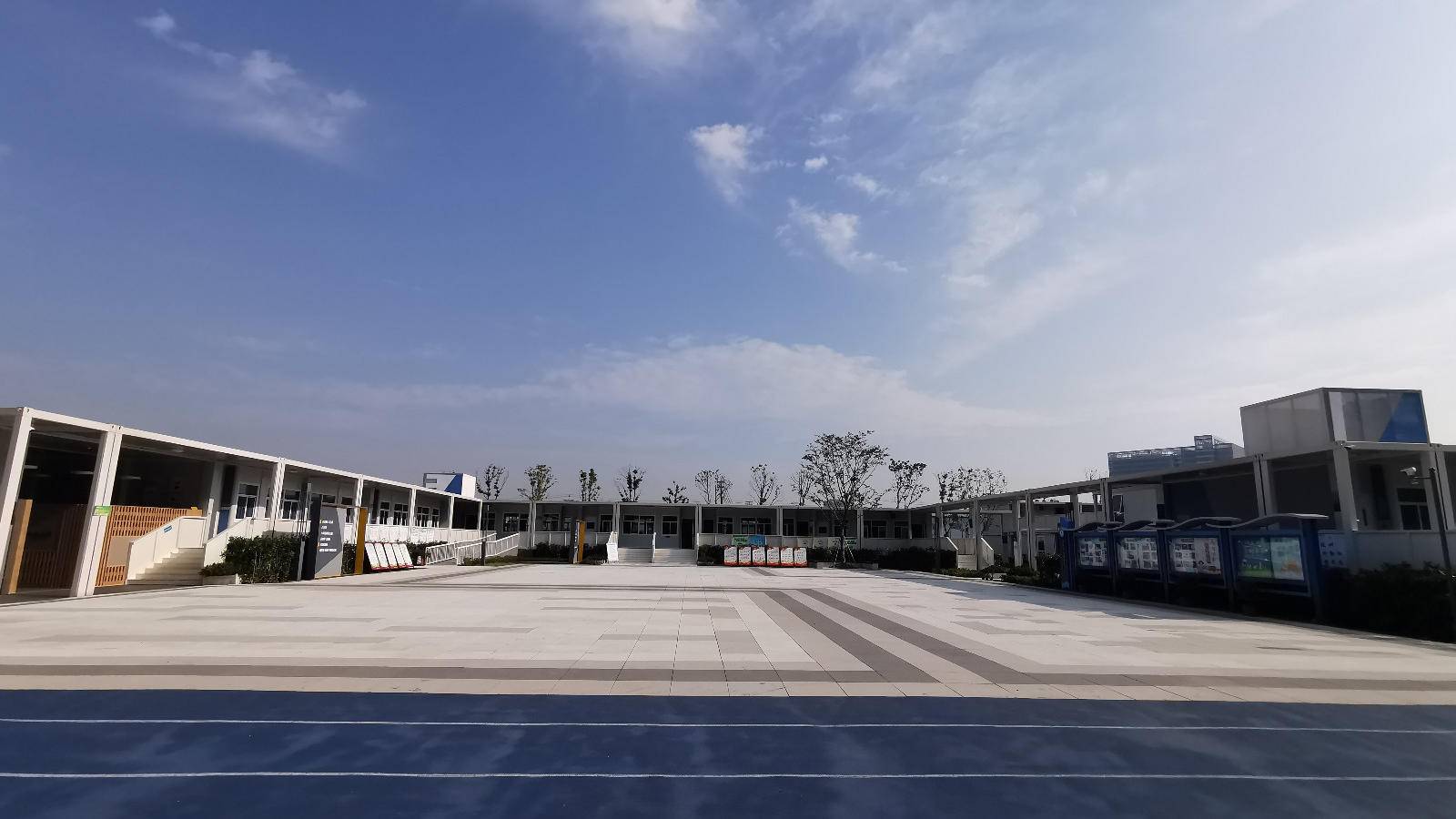 观看量超30万江心洲中学校史系列报道获大咖点赞感人的精神生动的教材