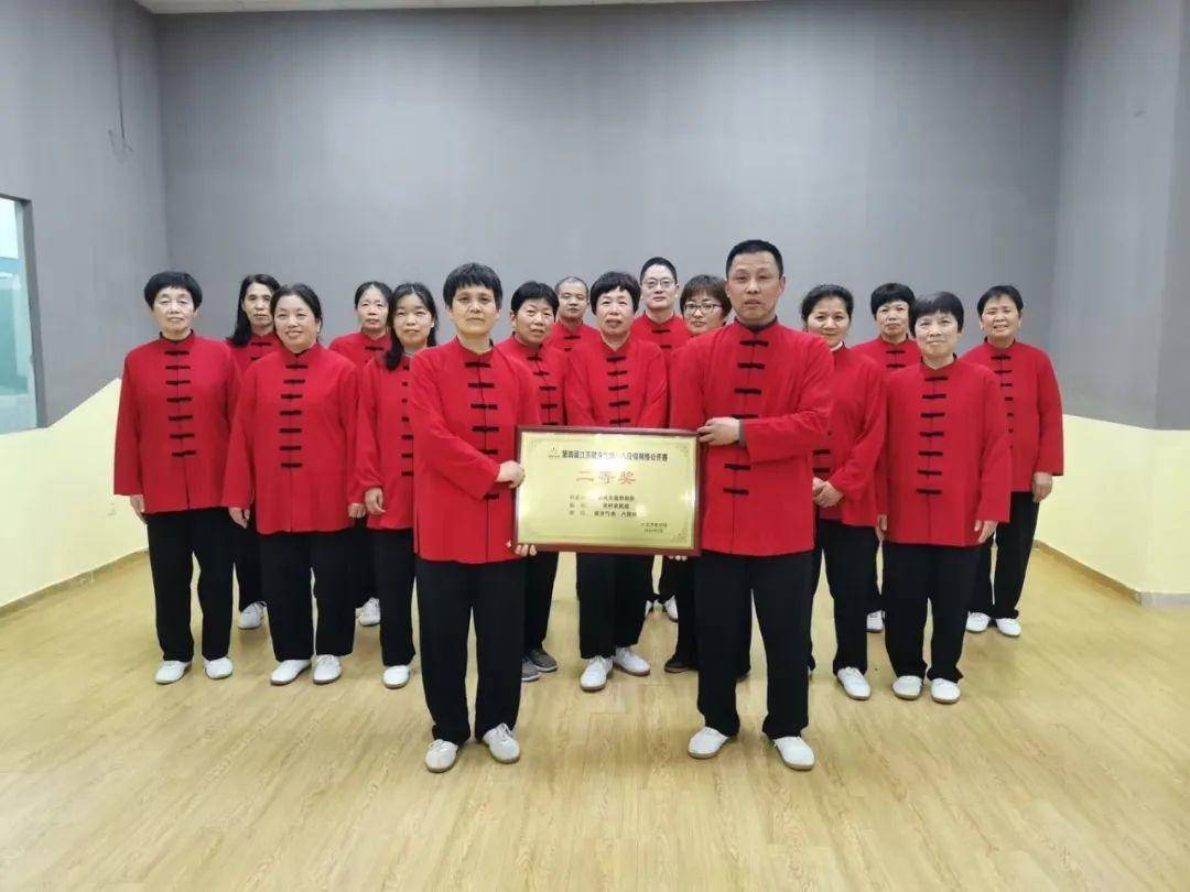 
                        4:3图片