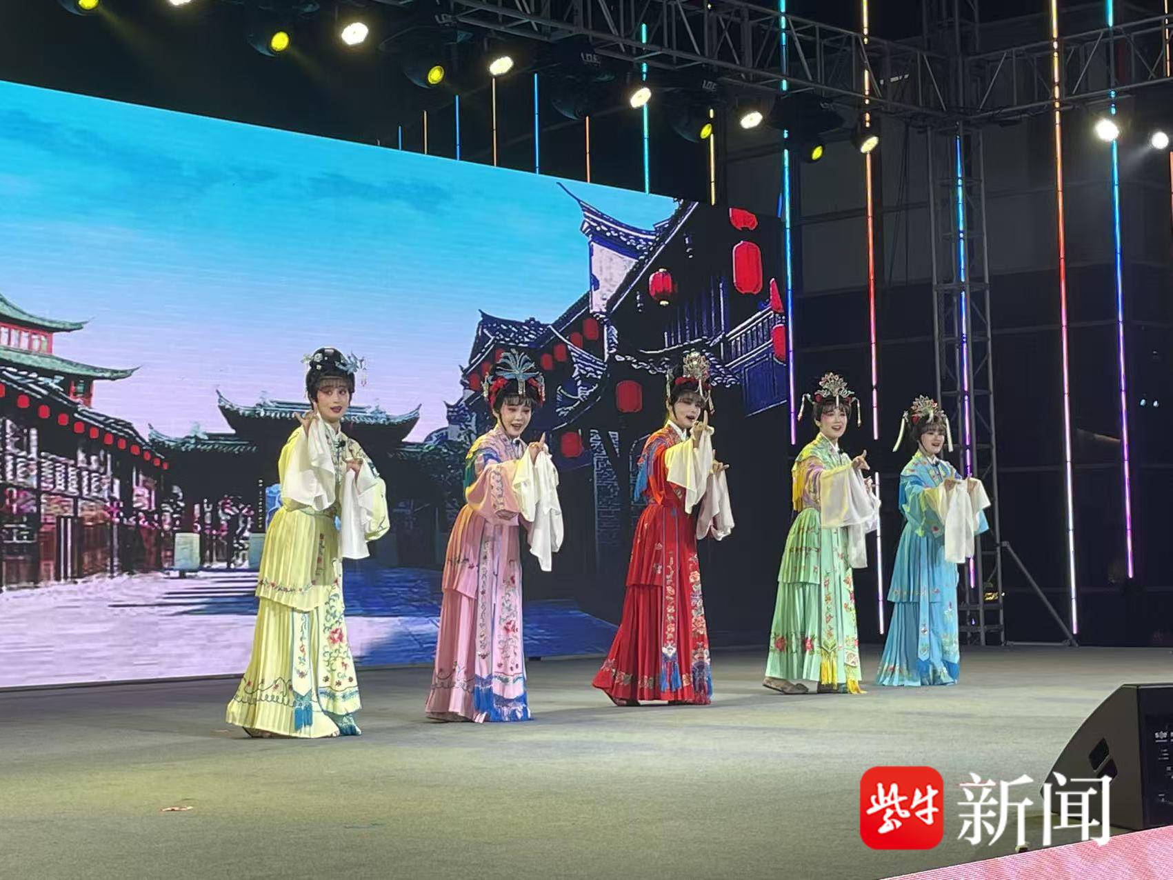 
                        4:3图片
