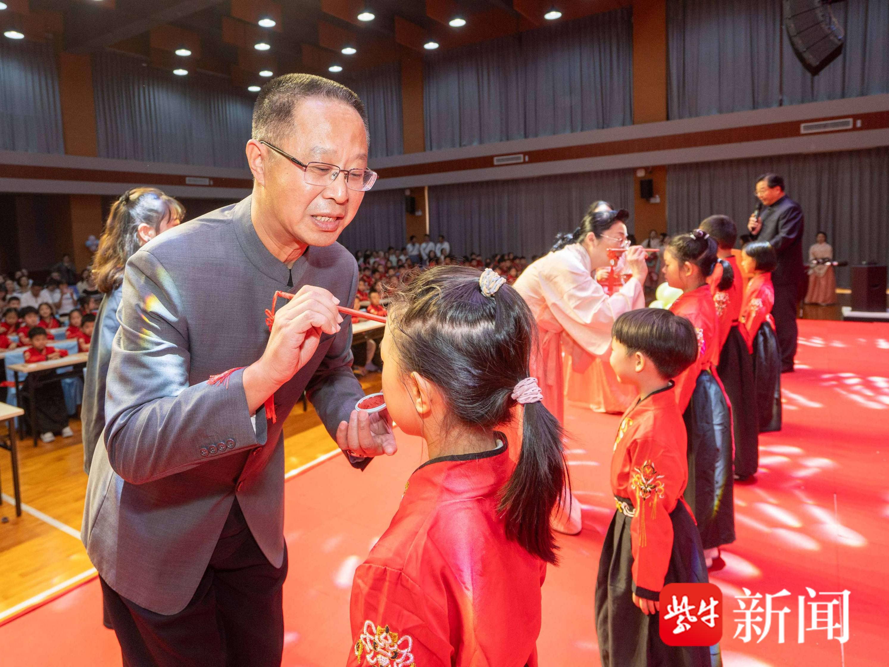 
                        4:3图片