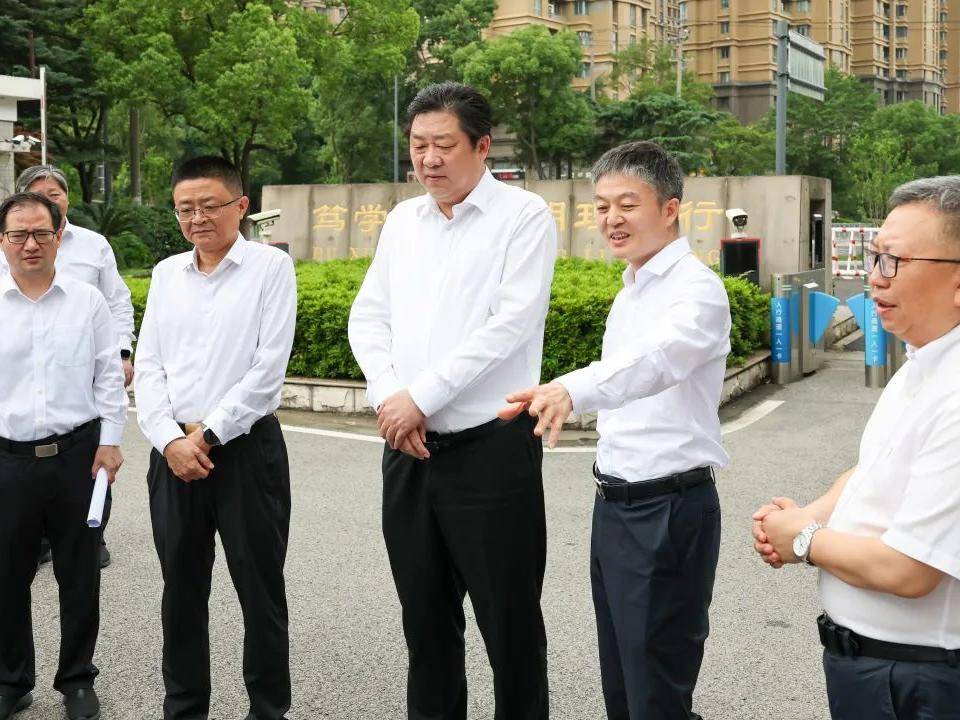 
                        4:3图片