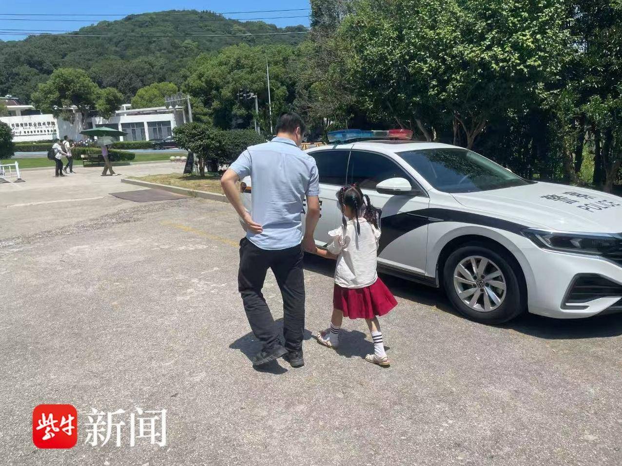 
                        4:3图片