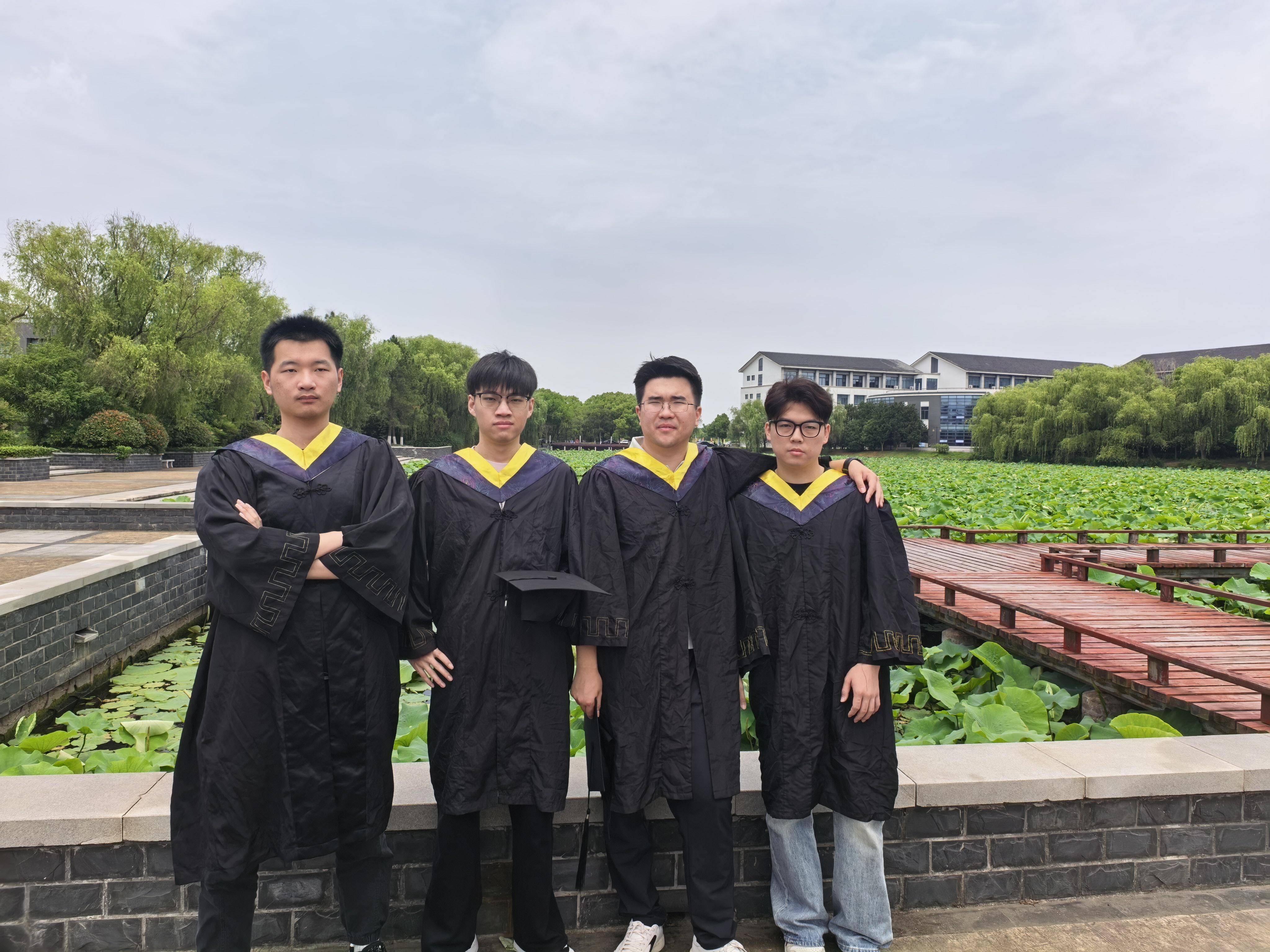 
                        4:3图片