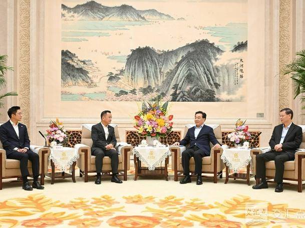 
                        4:3图片