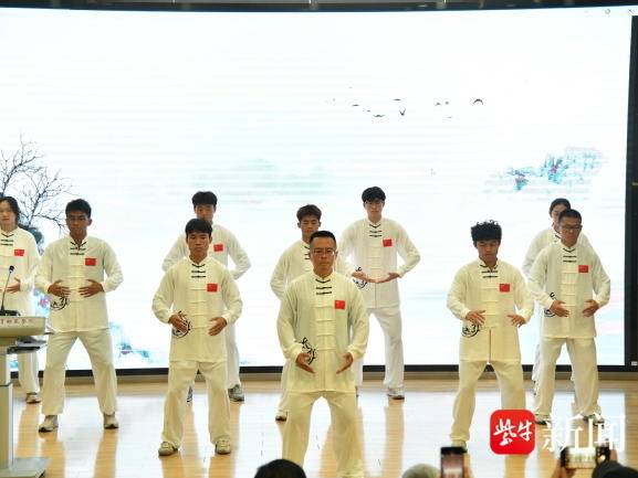 
                        4:3图片