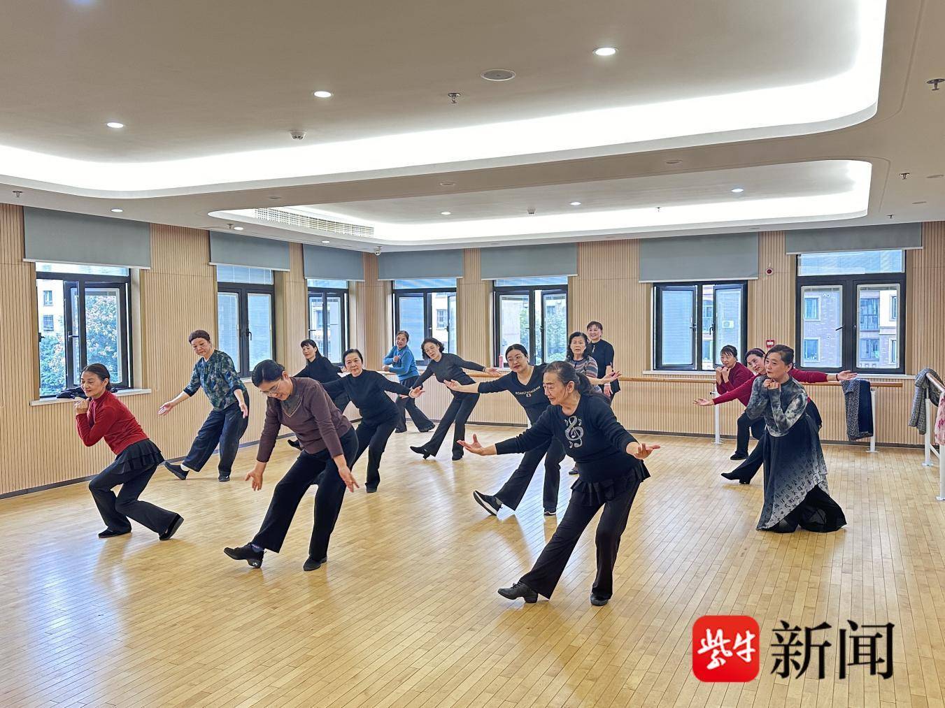 
                        4:3图片
