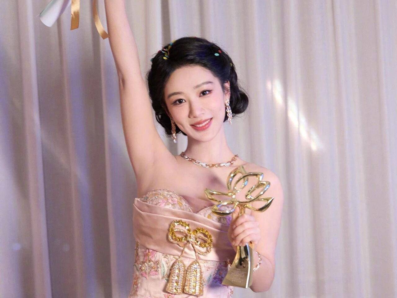 
                        4:3图片