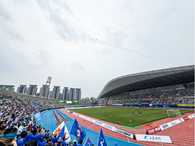 
                        4:3图片