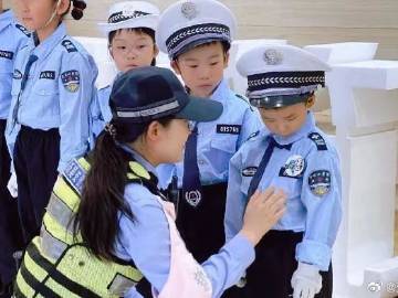 
                        4:3图片