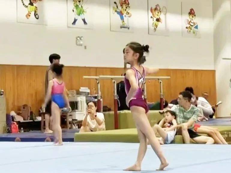 
                        4:3图片