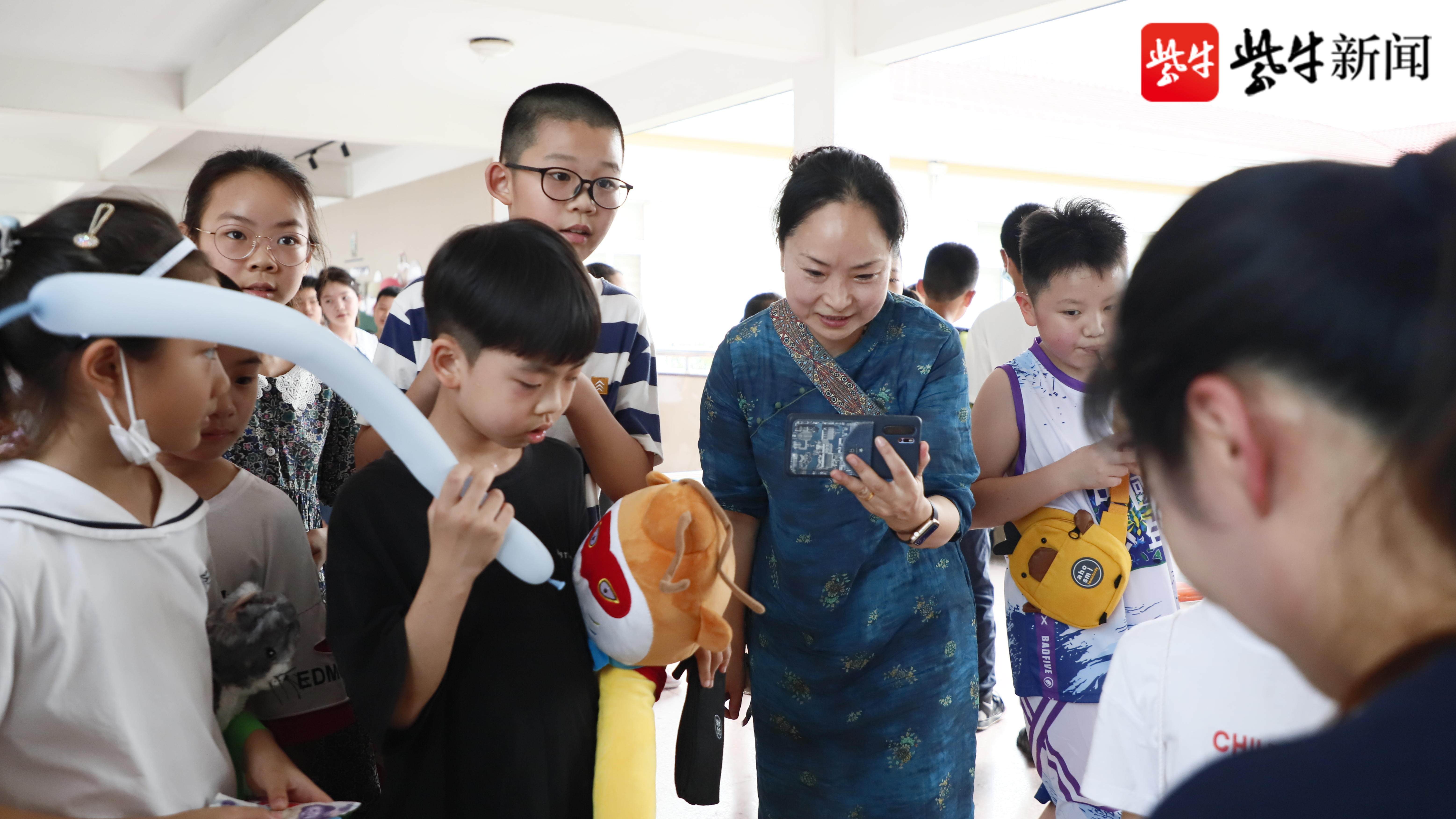 獻出愛心收穫快樂常熟市實驗小學邑學小鎮愛心市集火熱開啟有愛暑假