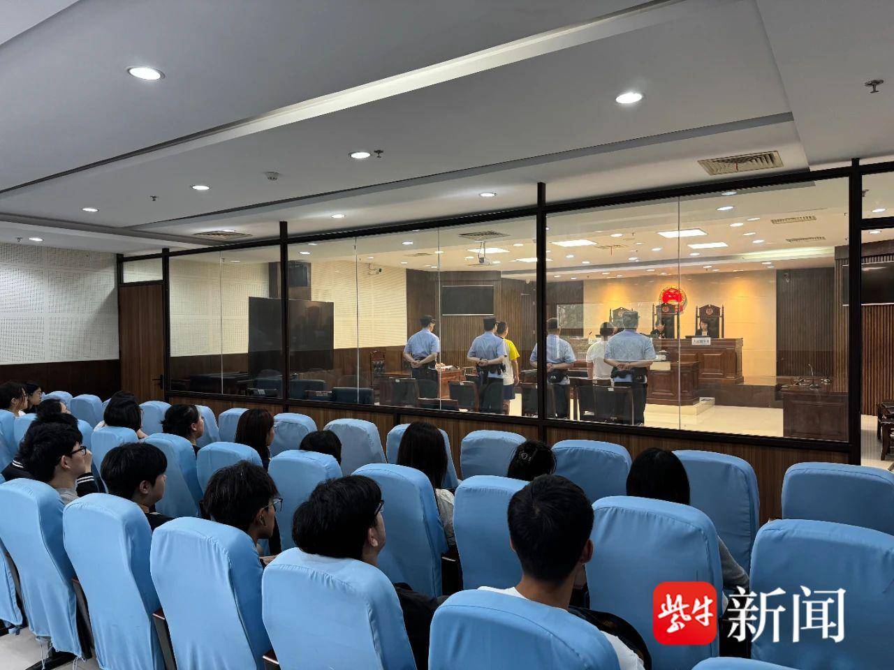 
                        4:3图片