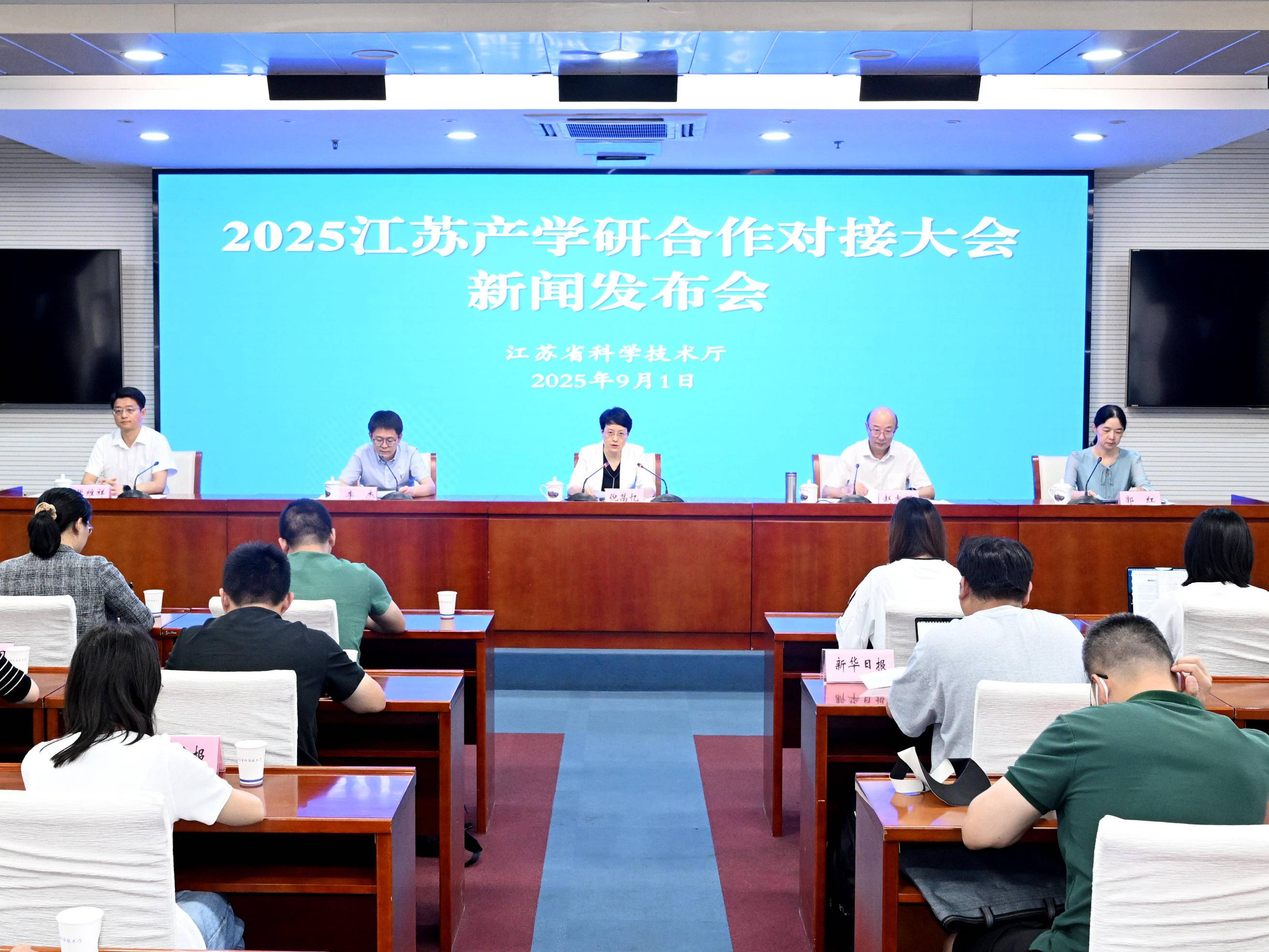 
                        4:3图片