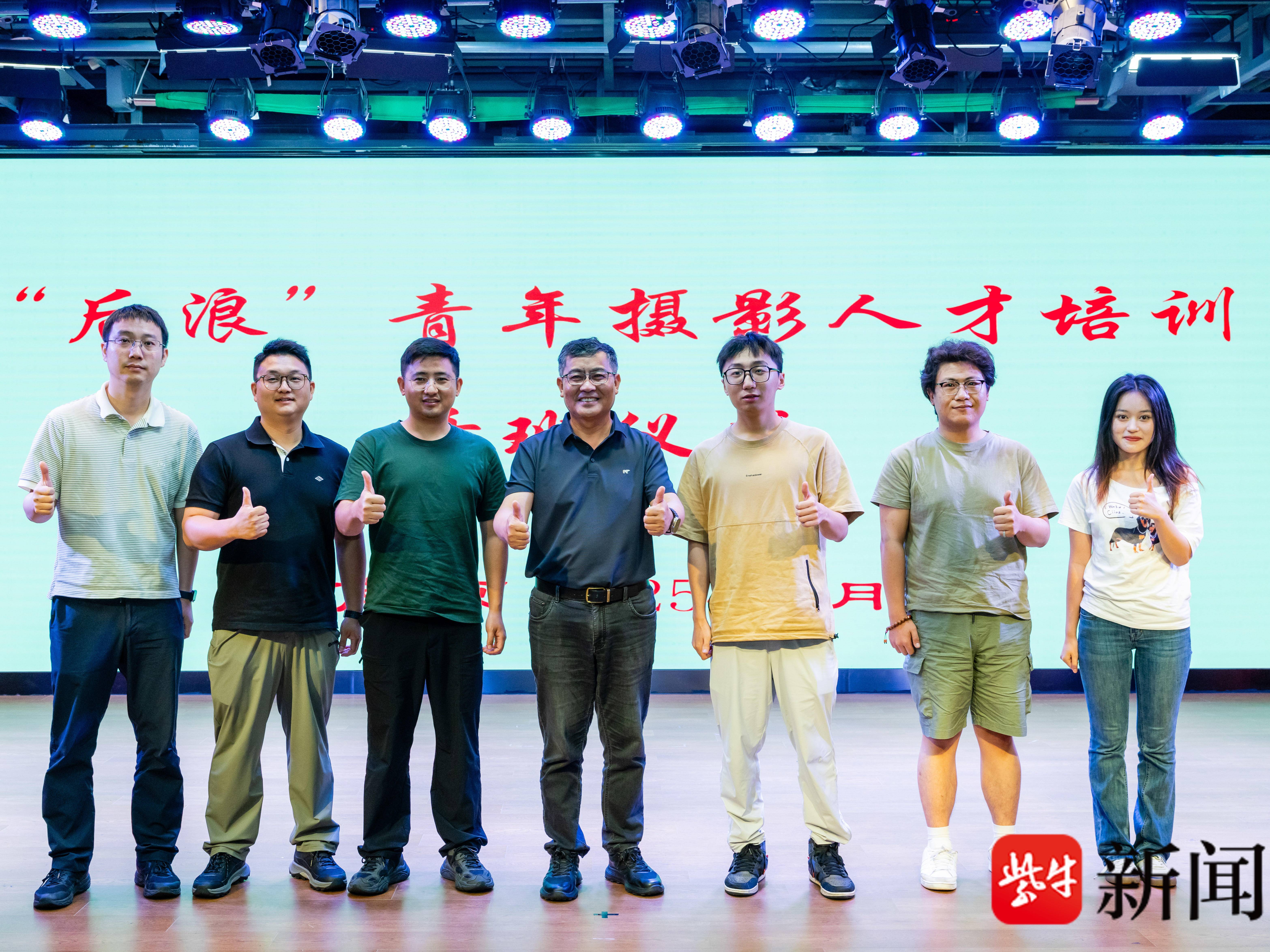 
                        4:3图片