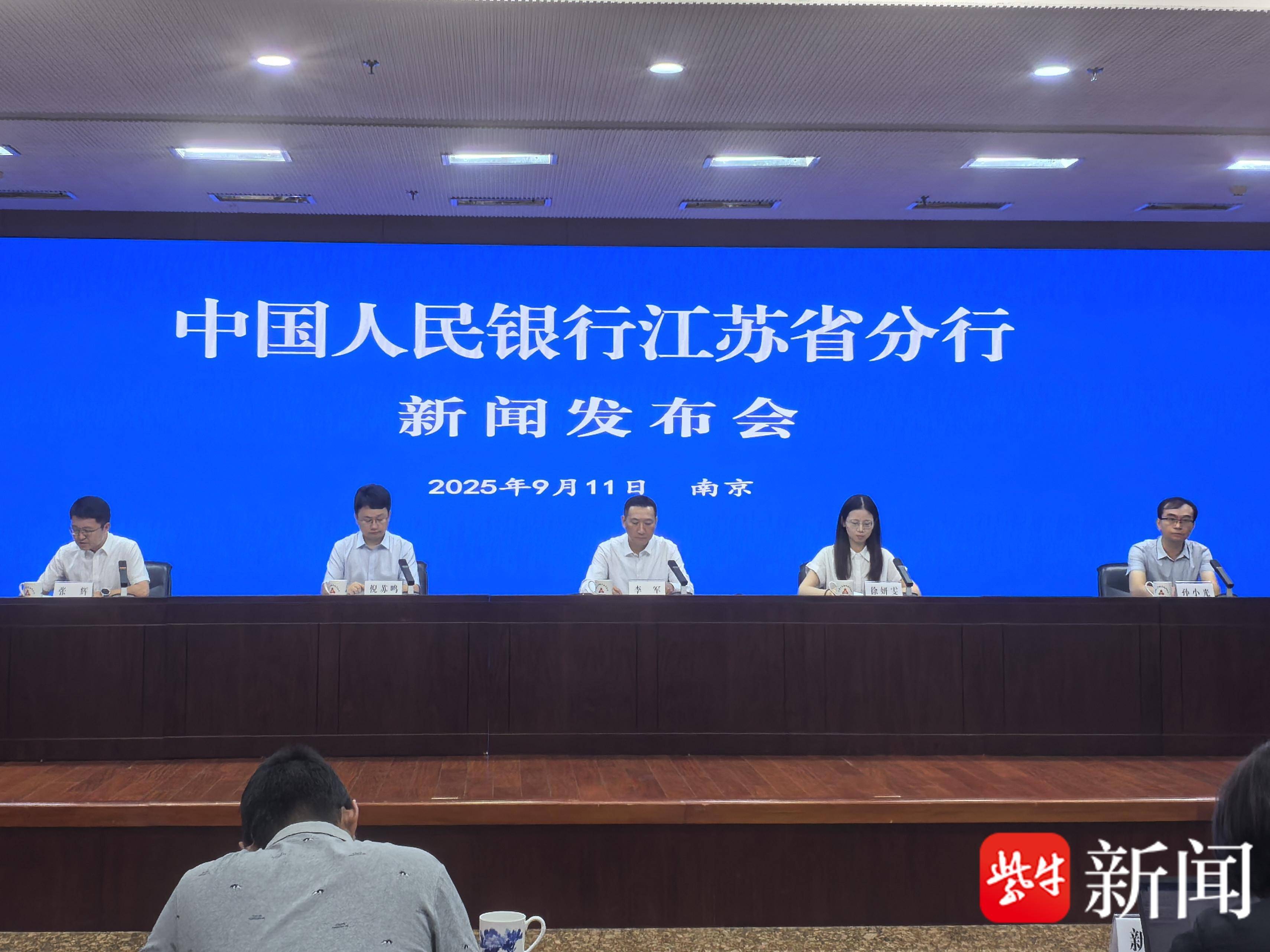 
                        4:3图片
