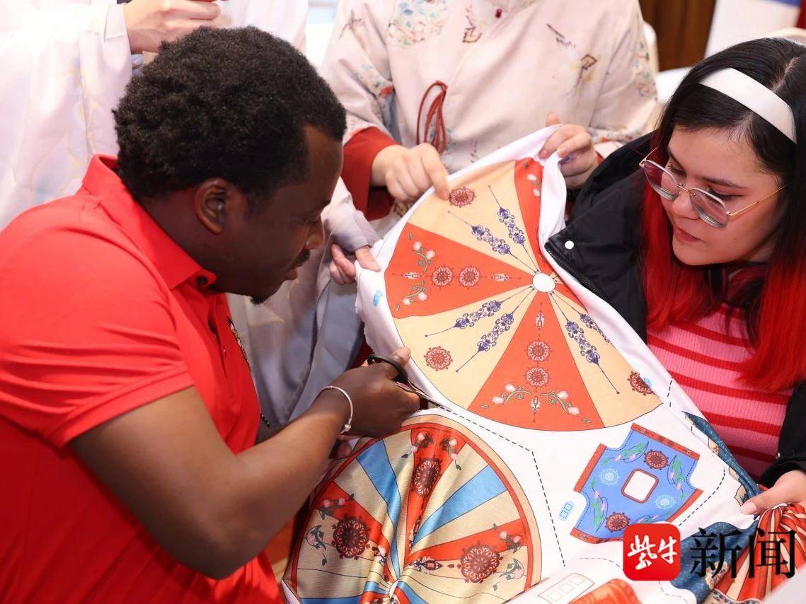 
                        4:3图片