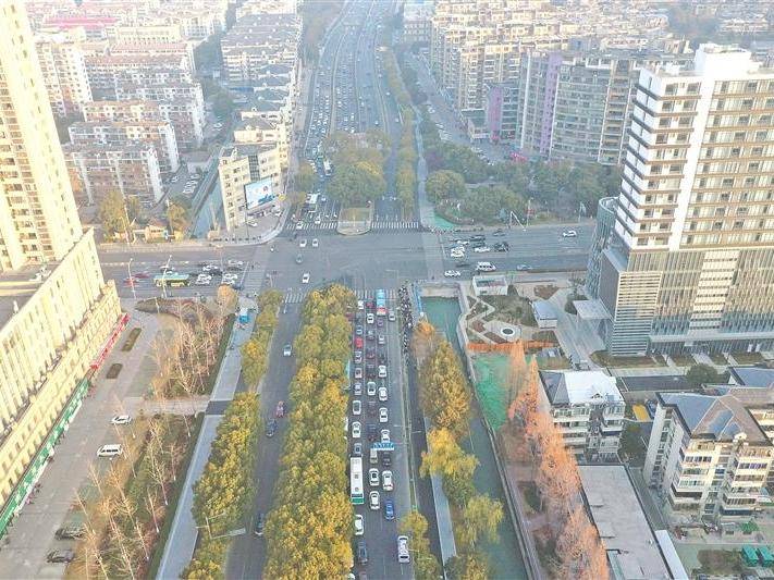 
                        4:3图片