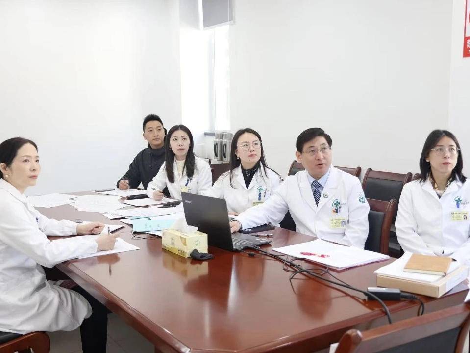 
                        4:3图片