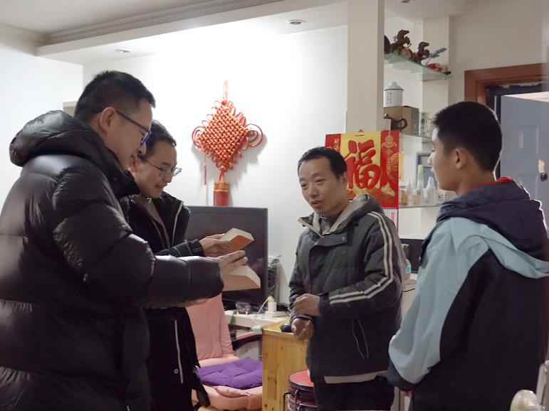 
                        4:3图片