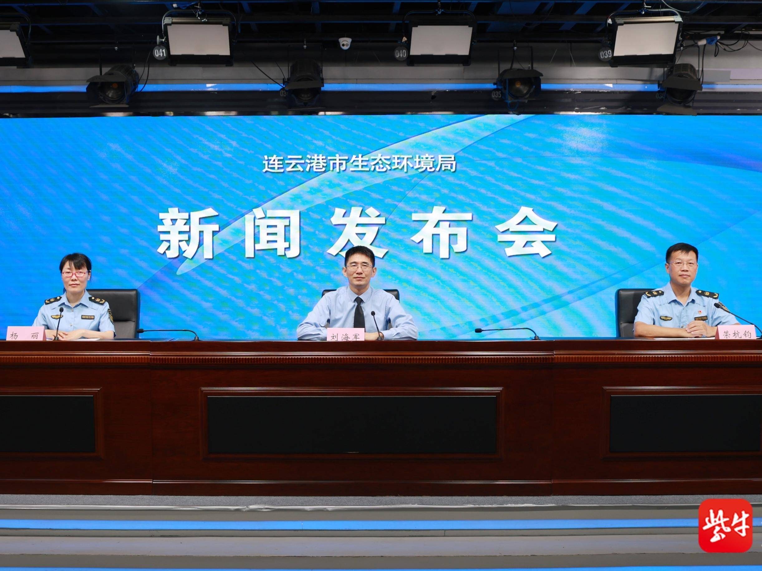 
                        4:3图片