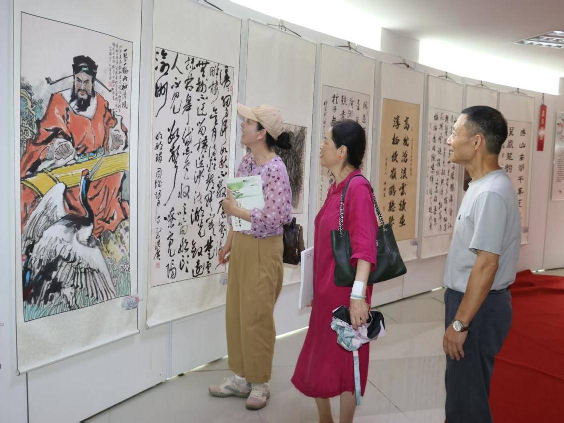 
                        4:3图片