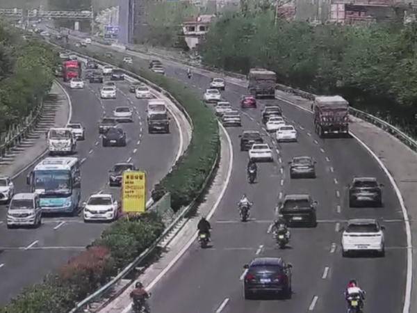 
                        4:3图片