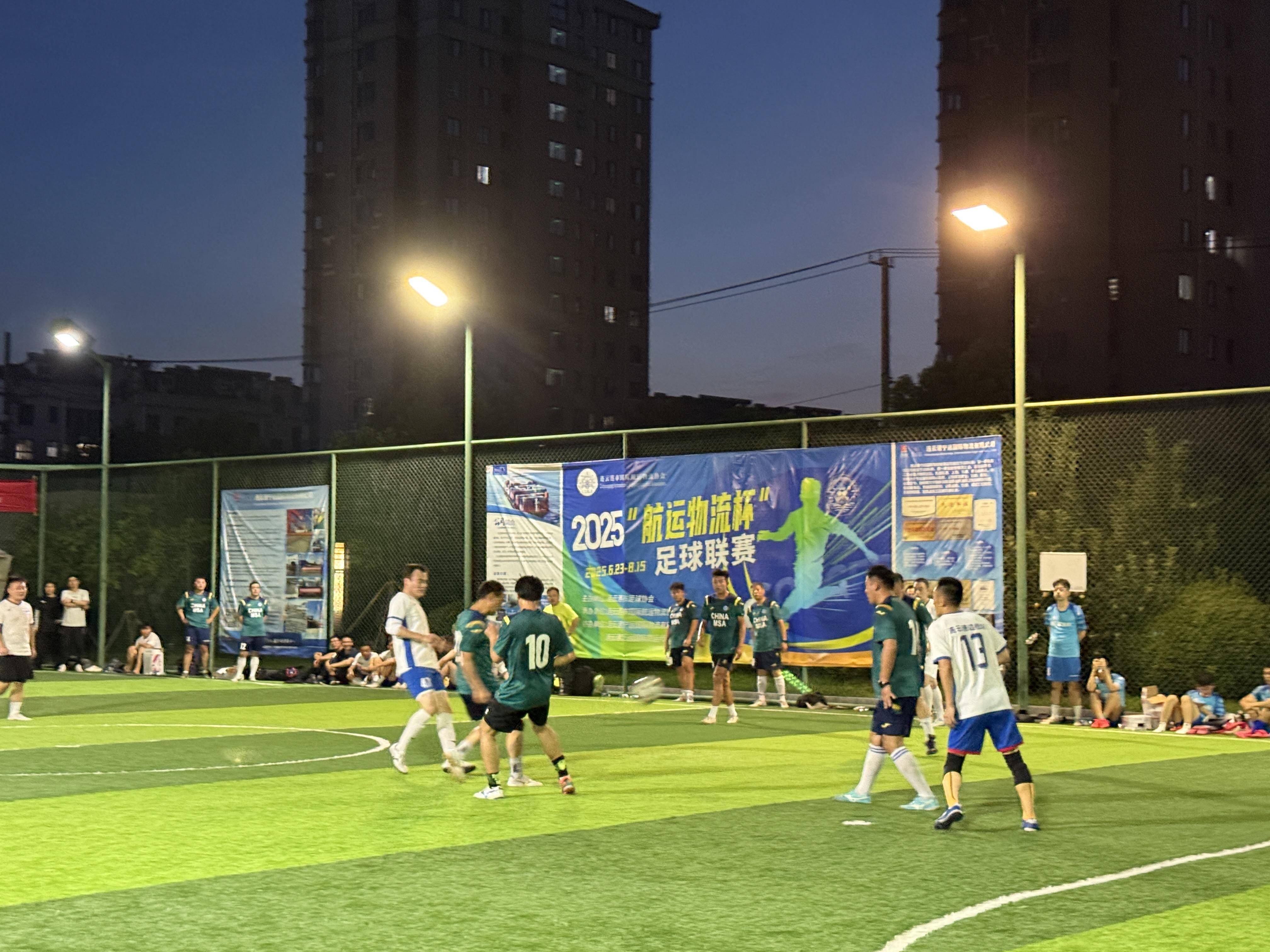 
                        4:3图片