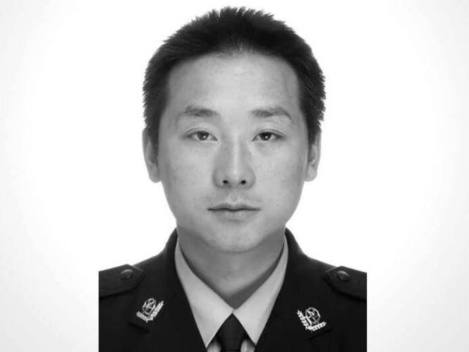 
                        4:3图片