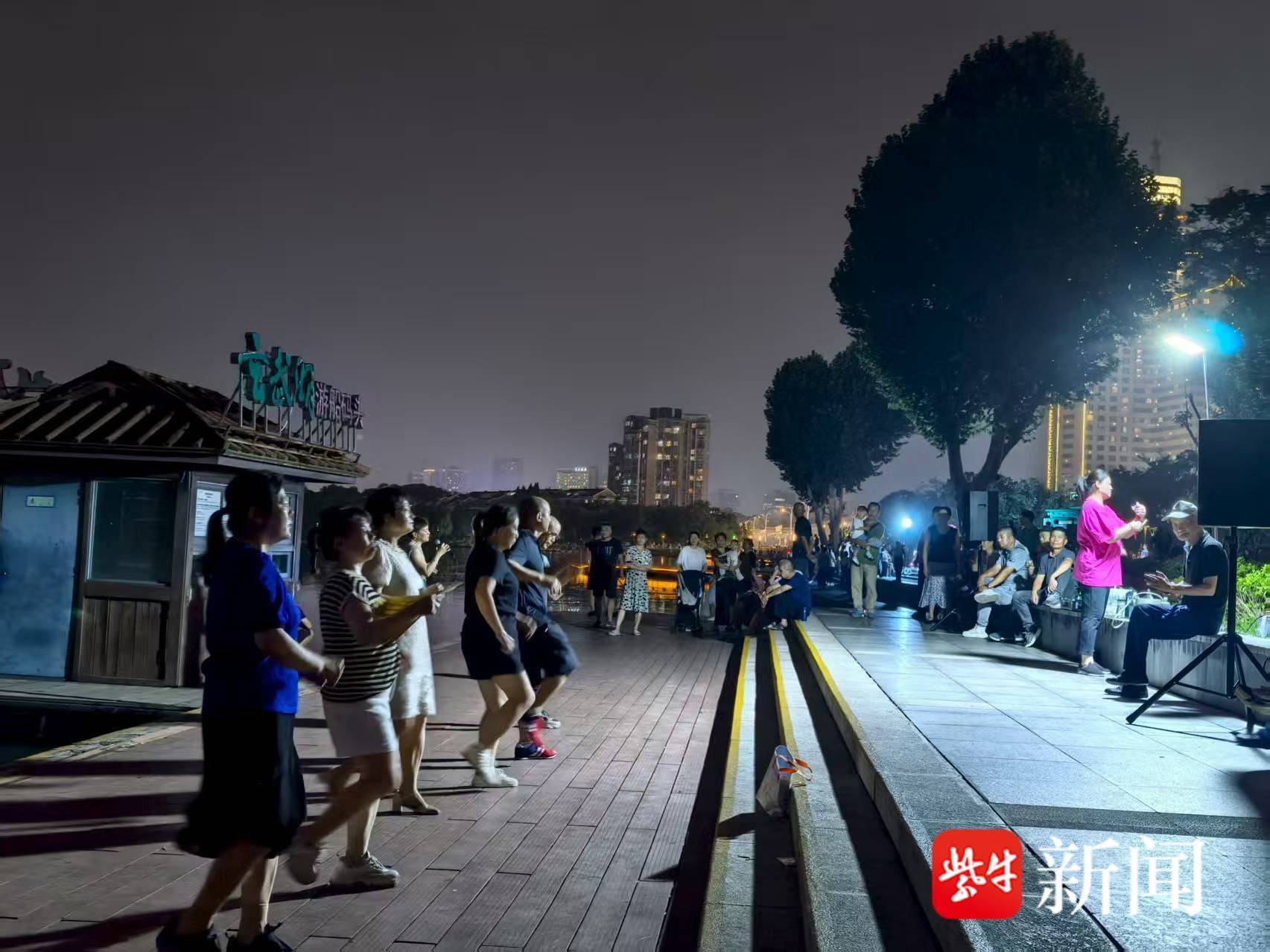 
                        4:3图片