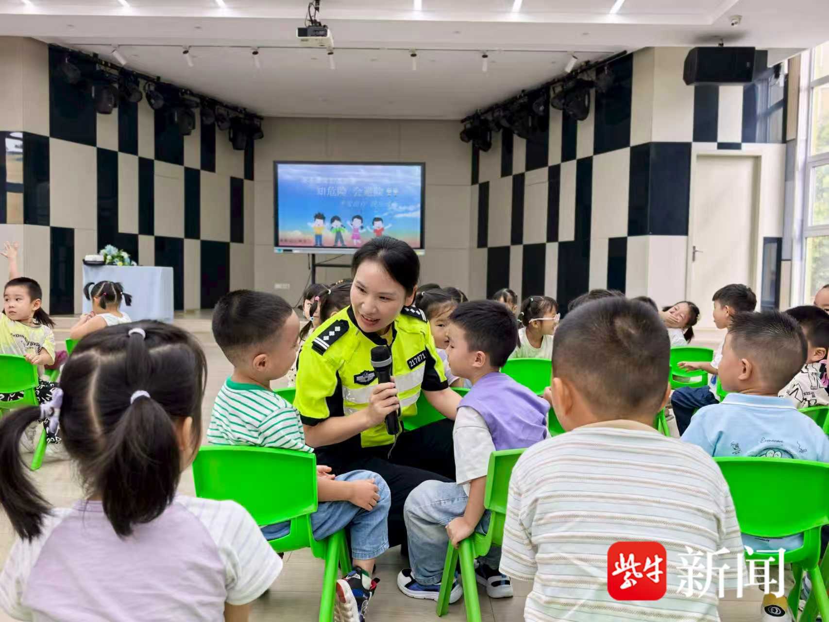 
                        4:3图片