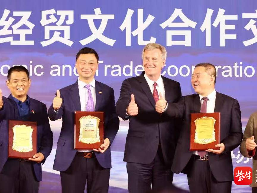 
                        4:3图片