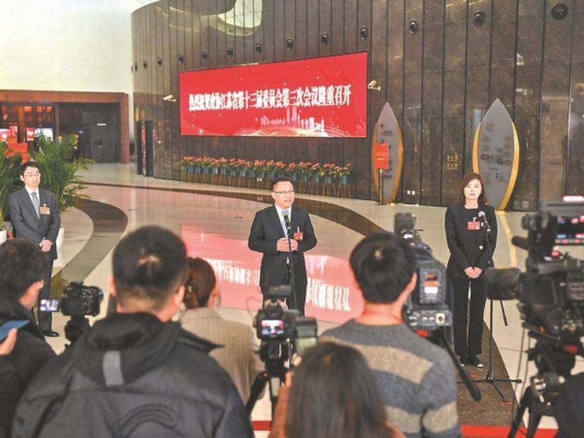 
                        4:3图片