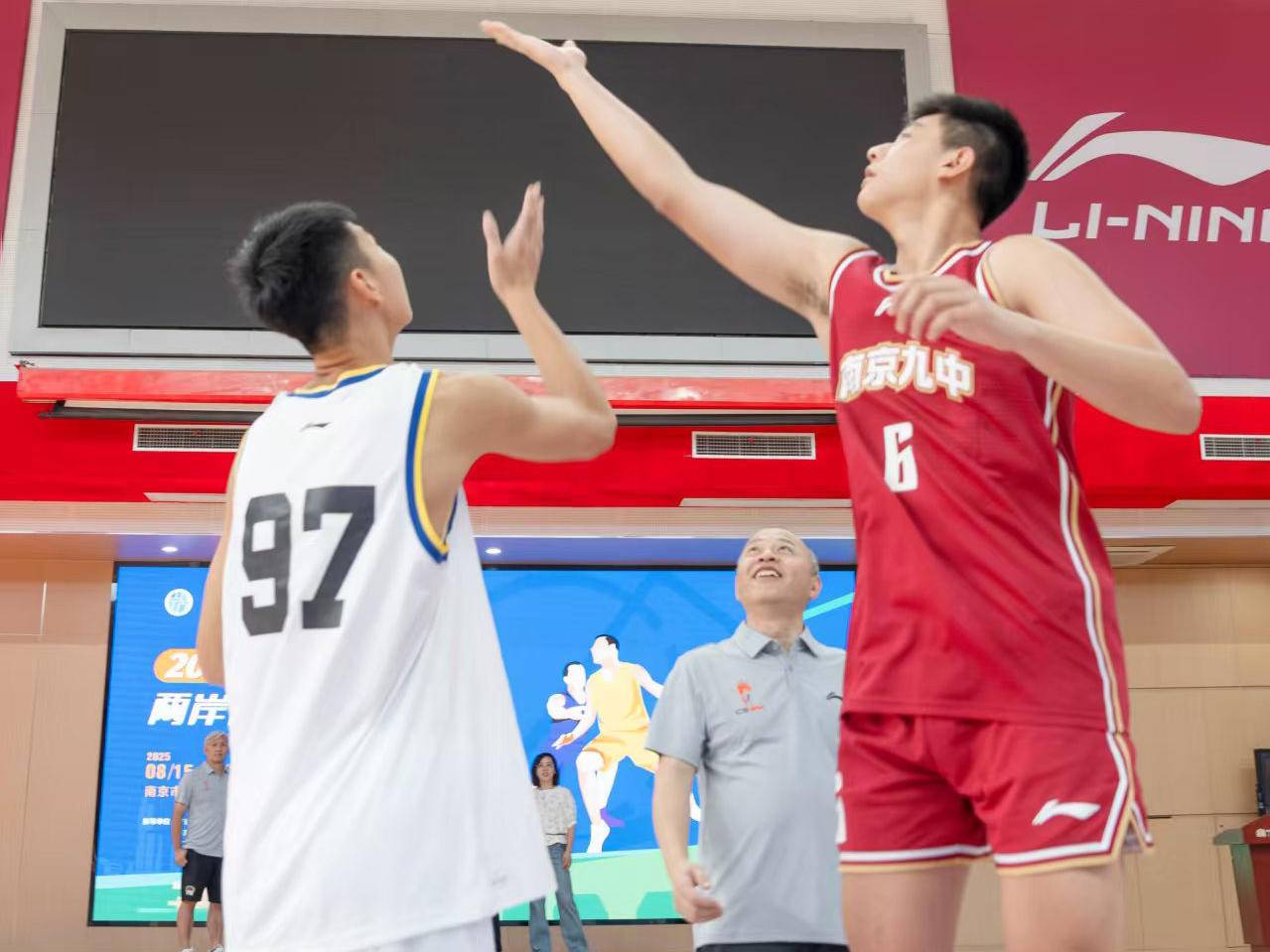 
                        4:3图片